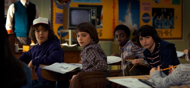 stranger_things_2_tv_series-983228137-large